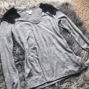 Long sleeve open to offers 🤗